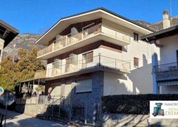 Locale Commerciale loc. Ecrevin, Saint-Vincent - foto 1