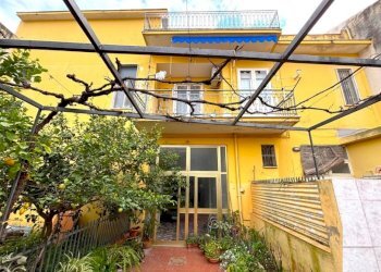 Casa indipendente Mondragone - foto 1