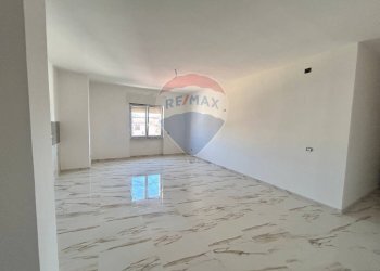 Three-room apartment via Giovanni Pascoli, Battipaglia - photo 1