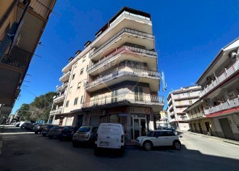 Three-room apartment via Giovanni Pascoli, Battipaglia - photo 4