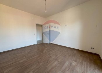 Three-room apartment via Giovanni Pascoli, Battipaglia - photo 9