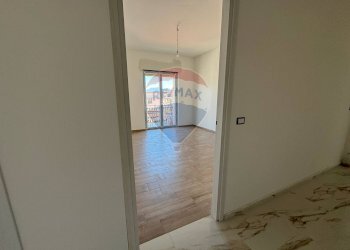 Three-room apartment via Giovanni Pascoli, Battipaglia - photo 18