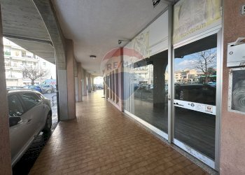 Shop corso roma, Seriate - photo 4