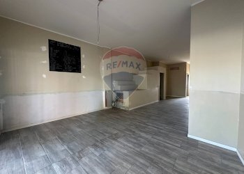 Shop corso roma, Seriate - photo 8