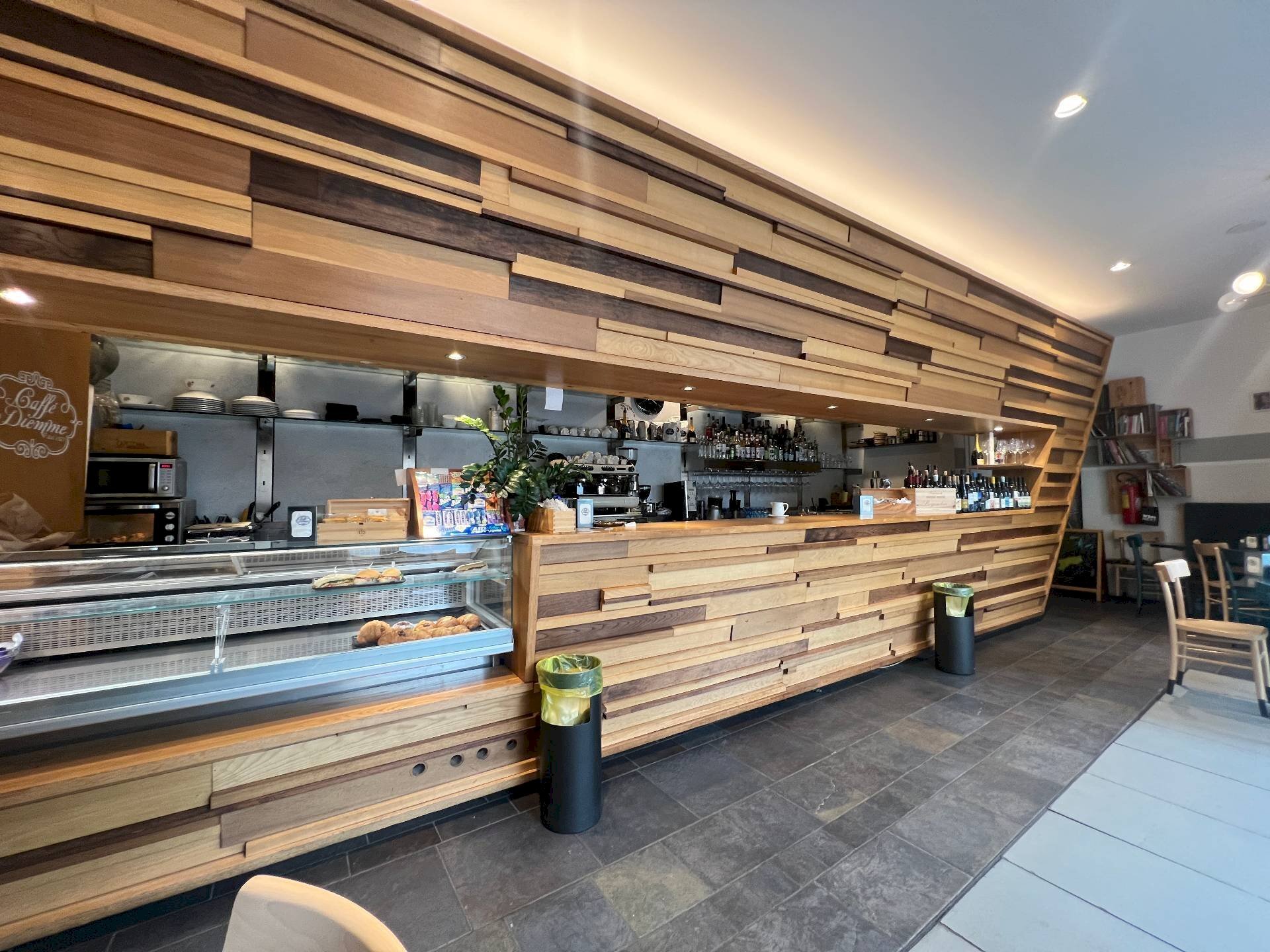 Attività Commerciale Piazza Sacrati, Ferrara (zona Centro Storico) - foto 3