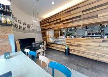 Attività Commerciale Piazza Sacrati, Ferrara (zona Centro Storico) - foto 2