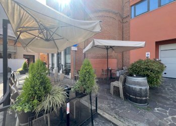 Attività Commerciale Piazza Sacrati, Ferrara (zona Centro Storico) - foto 14