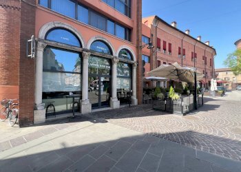 Attività Commerciale Piazza Sacrati, Ferrara (zona Centro Storico) - foto 18