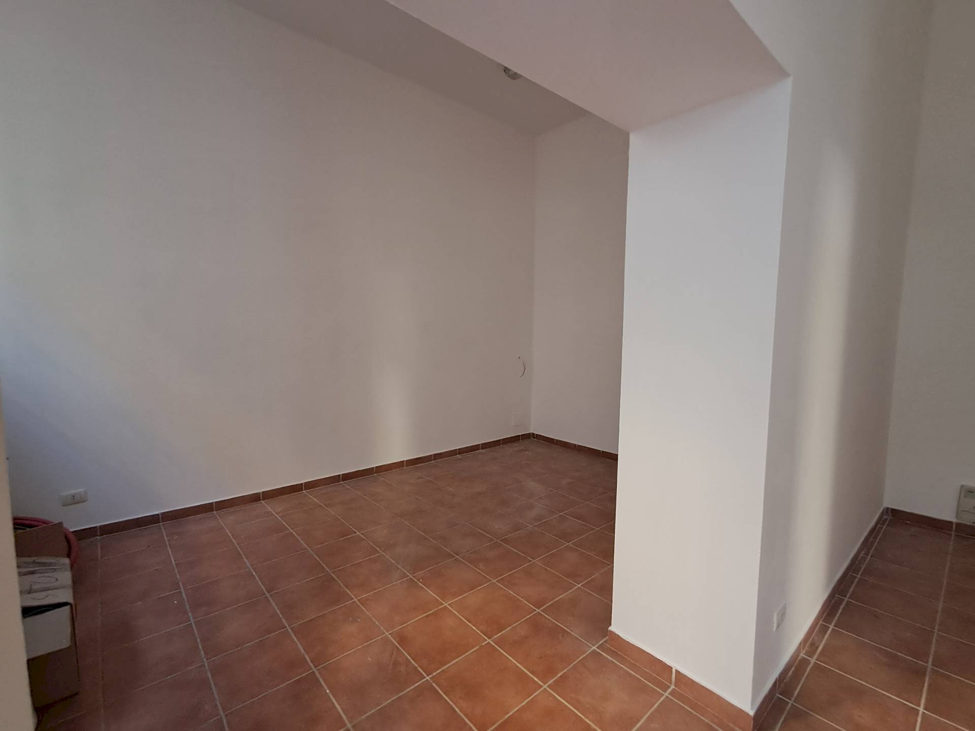 Locale Commerciale Via Terranuova, Ferrara (zona Centro Storico) - foto 2