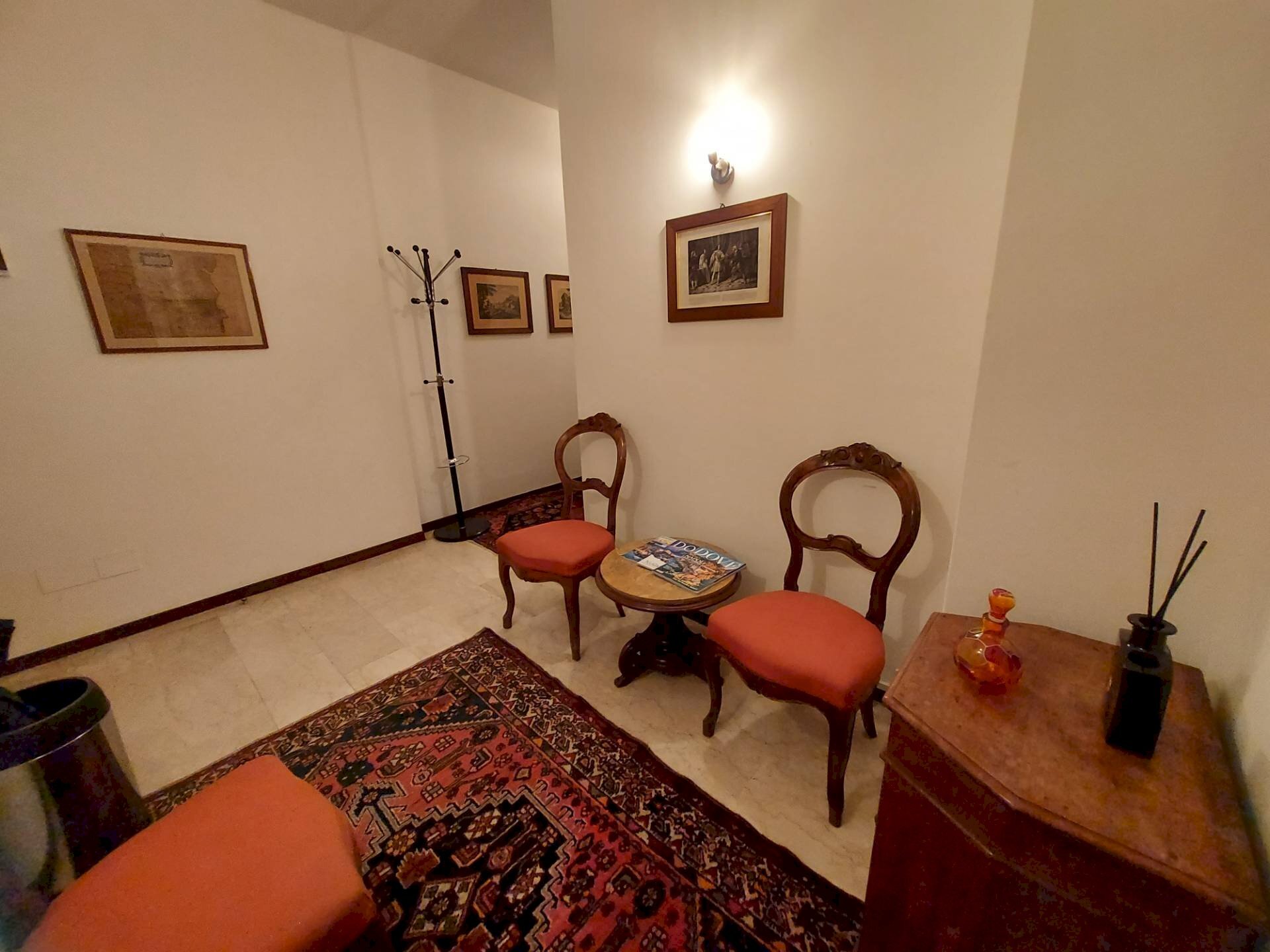 Office Piazzetta Alberto Schiatti, Ferrara (neighborhood Centro Storico) - photo 2