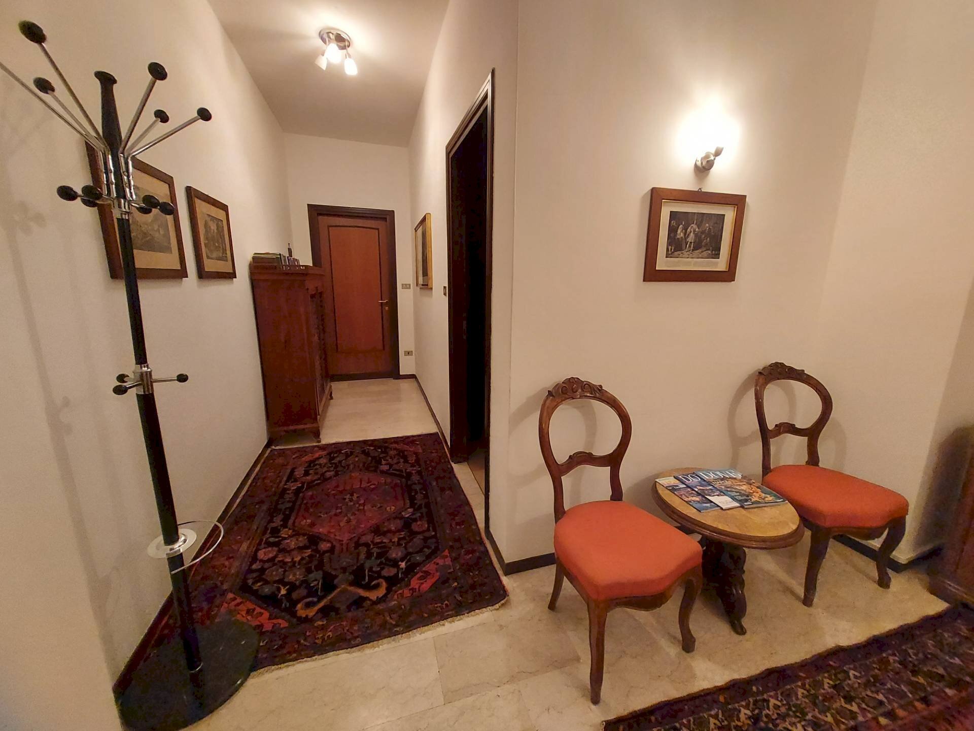 Office Piazzetta Alberto Schiatti, Ferrara (neighborhood Centro Storico) - photo 3