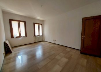 Ufficio Piazzetta Alberto Schiatti, Ferrara (zona Centro Storico) - foto 8