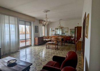 Attico Piazza XXIV Maggio, Ferrara (zona Entro Mura) - foto 1