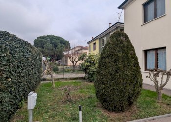 Casa indipendente Via Pioppa, Ferrara (zona Pontegradella) - foto 1