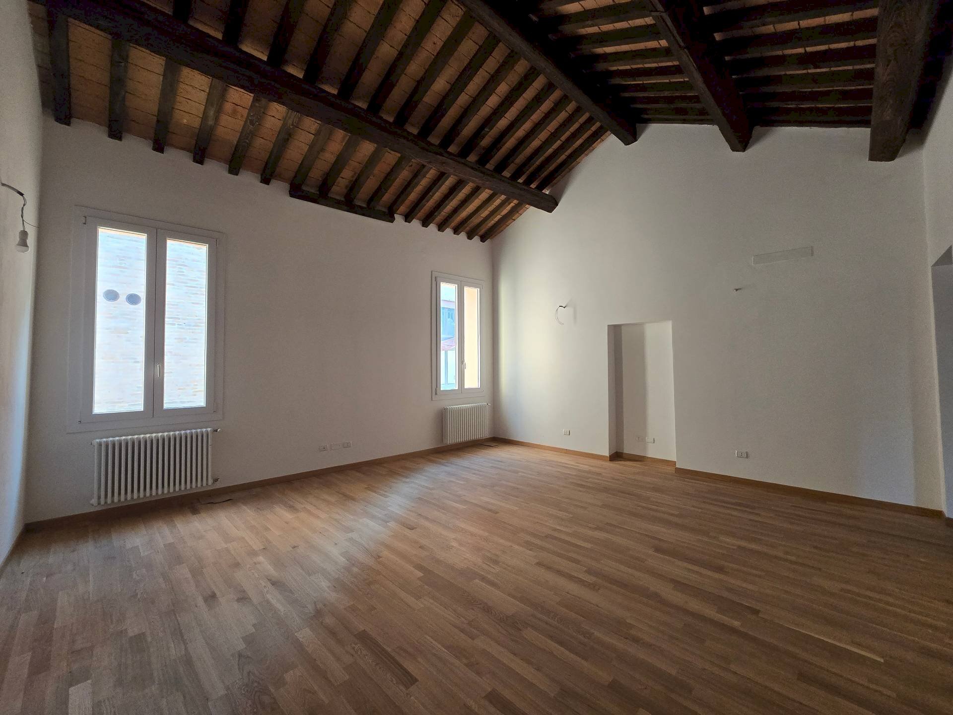 Four-room apartment Via Contrari, Ferrara (neighborhood Centro Storico) - photo 2