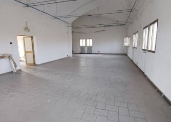 Interno non residenziale - Negozio strada Statale Romana Nord, 116, Carpi - foto 2