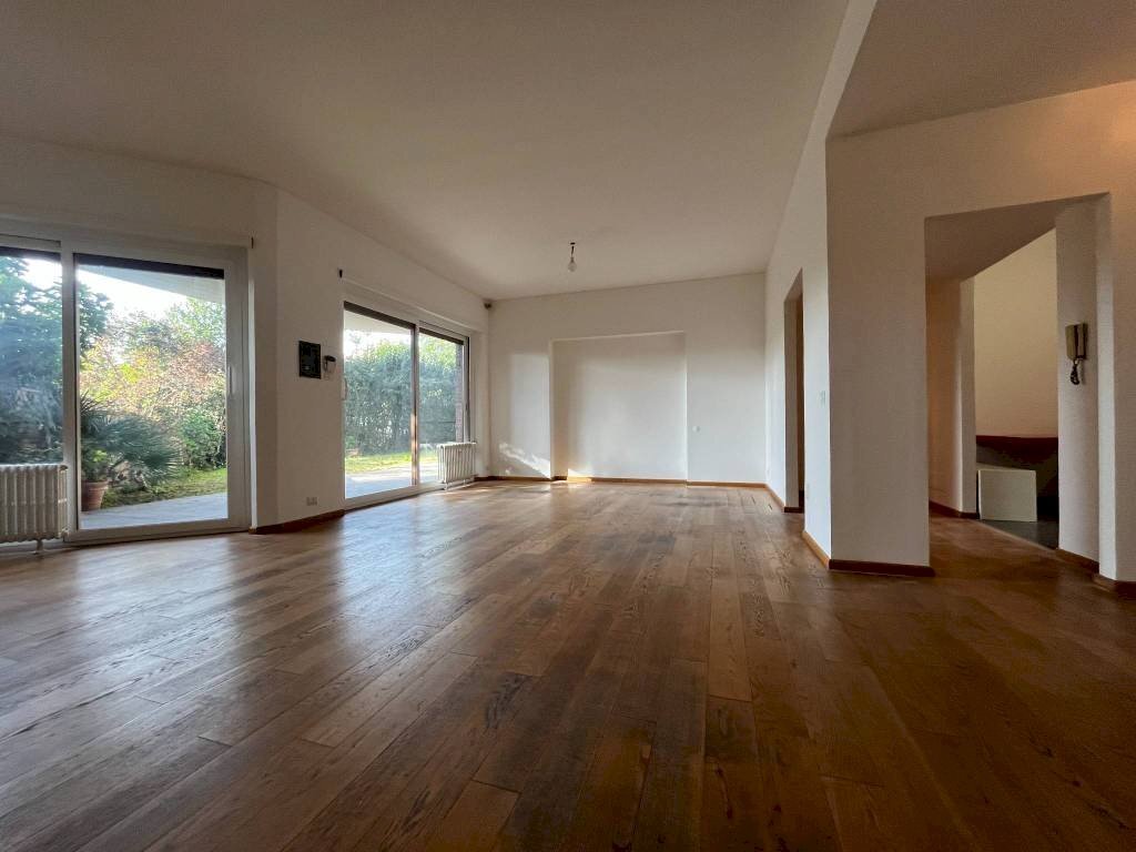 Stanza non arredata - Appartamento via di Villa Betania, 31, Roma - foto 3