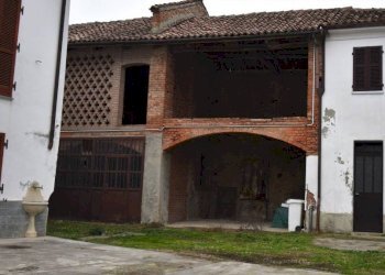 Facciata - Rustico piazza Anita Garibaldi, Vigliano d'Asti - foto 12