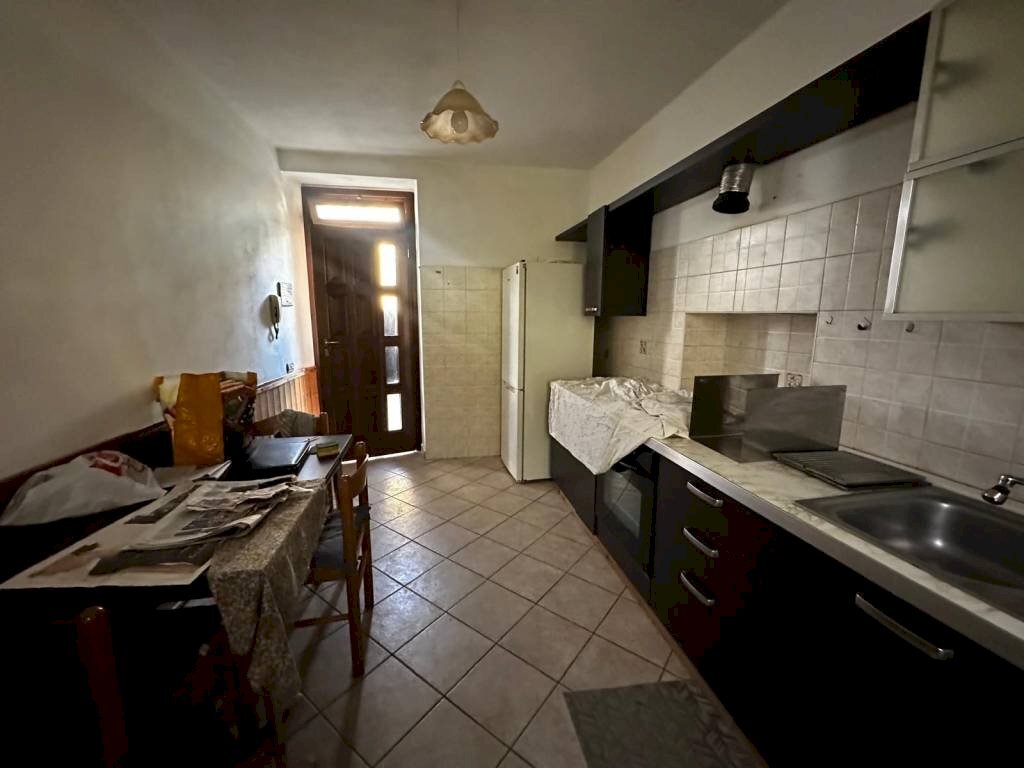 Cucina - Casa indipendente via Novara, 10, Casorate Sempione - foto 2