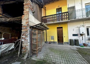 Facciata - Casa indipendente via Novara, 10, Casorate Sempione - foto 16