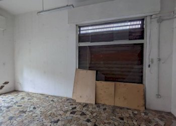 Interno non residenziale - Negozio via Nino Bertocchi, 32, Bologna (zona Barca) - foto 11