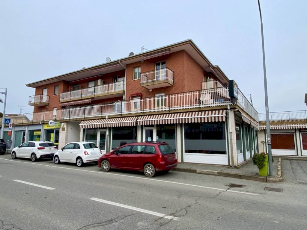 Facciata - Shop via Iside Viana, 50, Candelo - photo 2