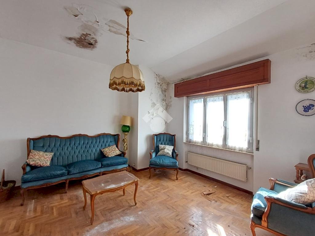 Four-room apartment Via Alla Vittoria, Busalla - photo 2