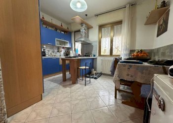 Cucina - Trilocale via Torino, 51, Gallarate - foto 1