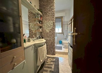 Bagno - Three-room apartment via Torino, 51, Gallarate - photo 2