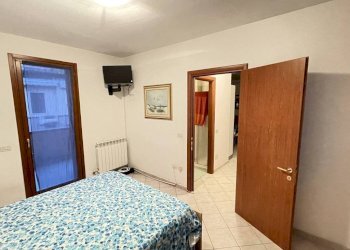 Camera da letto - Quadrilocale via Valle Giralda, Ravenna (zona Porto Corsini) - foto 6