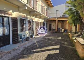 Cortile interno - Trilocale corso San Secondo, 48, Bra - foto 12