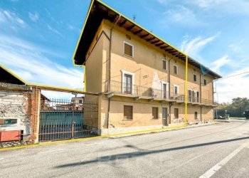 Facciata - Rustico via Dante, 4, Roasio - foto 1