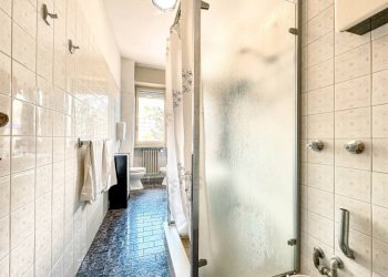 appartamento vendita borgosesia bagno2 - Quadrilocale via 25 Aprile 1, Borgosesia - foto 16