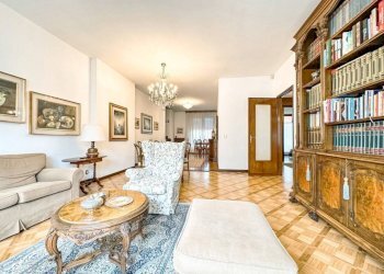 Salone - Quadrilocale corso Giuseppe Garibaldi 21, Gattinara - foto 2