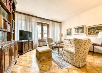 Salone - Quadrilocale corso Giuseppe Garibaldi 21, Gattinara - foto 4