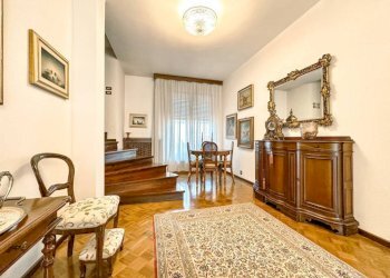 Salone - Quadrilocale corso Giuseppe Garibaldi 21, Gattinara - foto 7