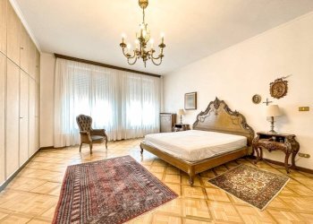 Camera da letto - Quadrilocale corso Giuseppe Garibaldi 21, Gattinara - foto 12