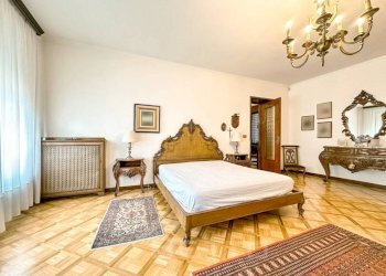 Camera da letto - Quadrilocale corso Giuseppe Garibaldi 21, Gattinara - foto 13