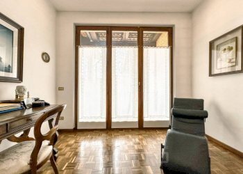 Stanza arredata - Quadrilocale corso Giuseppe Garibaldi 21, Gattinara - foto 15