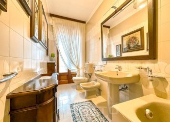 Bagno - Quadrilocale corso Giuseppe Garibaldi 21, Gattinara - foto 17