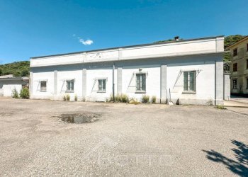 showroom vendita quarona esterno54 wmk 0 - Capannone corso Rolandi 181, Quarona - foto 4