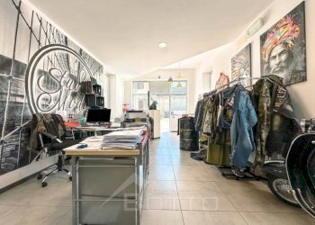 showroom vendita quarona stanza3 wmk 0 - Capannone corso Rolandi 181, Quarona - foto 9