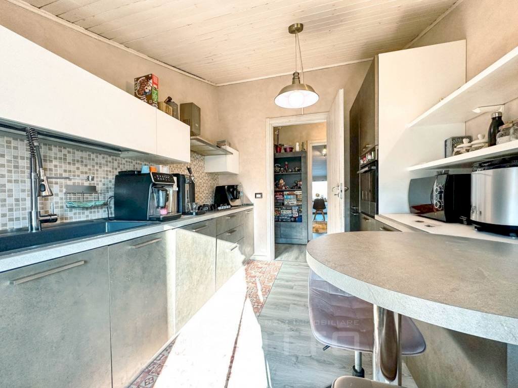 Cucina - Four-room apartment via Ducale 15, Serravalle Sesia - photo 3