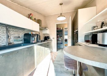 Cucina - Quadrilocale via Ducale 15, Serravalle Sesia - foto 3