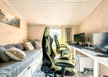 Stanza arredata - Quadrilocale via Ducale 15, Serravalle Sesia - foto 10