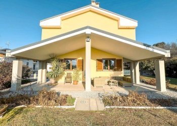 Facciata - Villa a Schiera via Giovanni XXIII, 9, Ghemme - foto 5