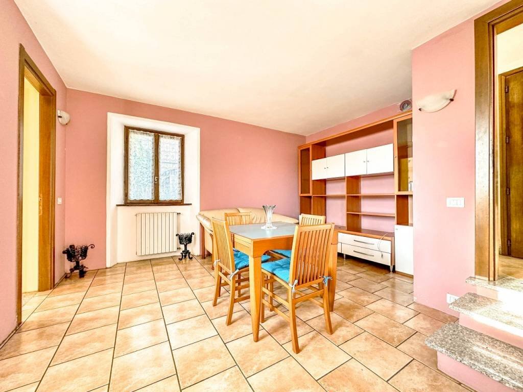 Salone - Trilocale via Cavaglia Sterna 10, Varallo - foto 3