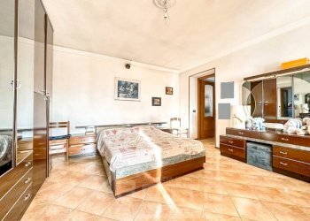 Camera da letto - Appartamento via Cavaglia Sterna 10, Varallo - foto 6