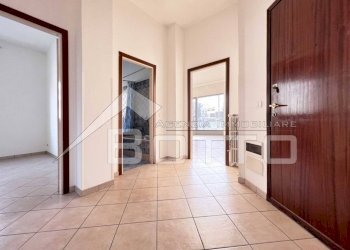 negozio vendita borgosesia ingresso - Trilocale via VITTORIO VENETO 121, Borgosesia - foto 2