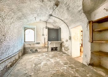 Stanza non arredata - Villa a Schiera Frazione plello 107/b, Borgosesia - foto 9